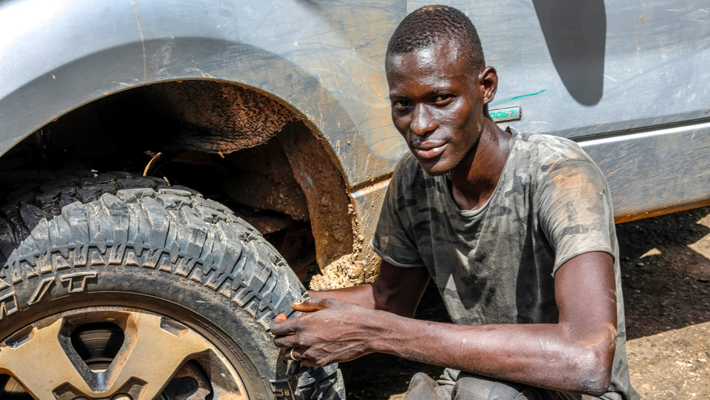Un mécanicien au Sénégal